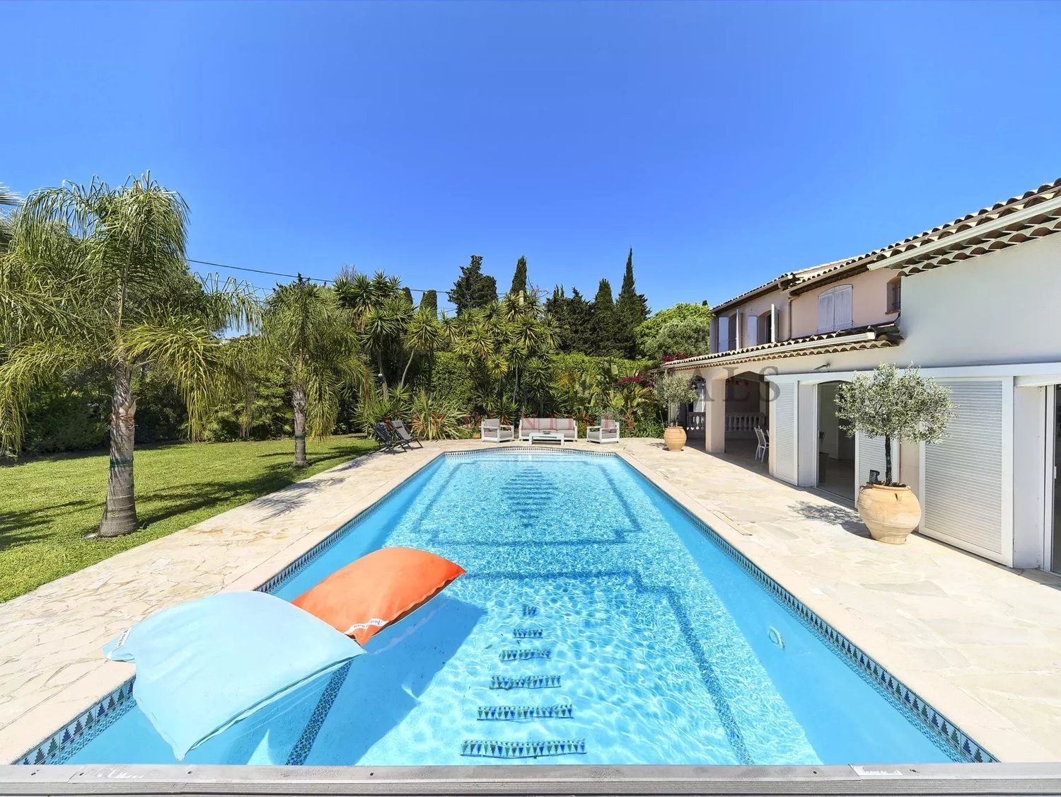 Maison à louer, 300m², Antibes