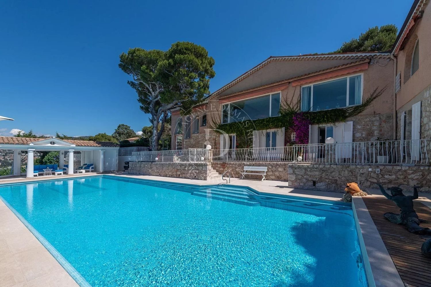 Maison à louer, 320m², Saint-Jean-Cap-Ferrat