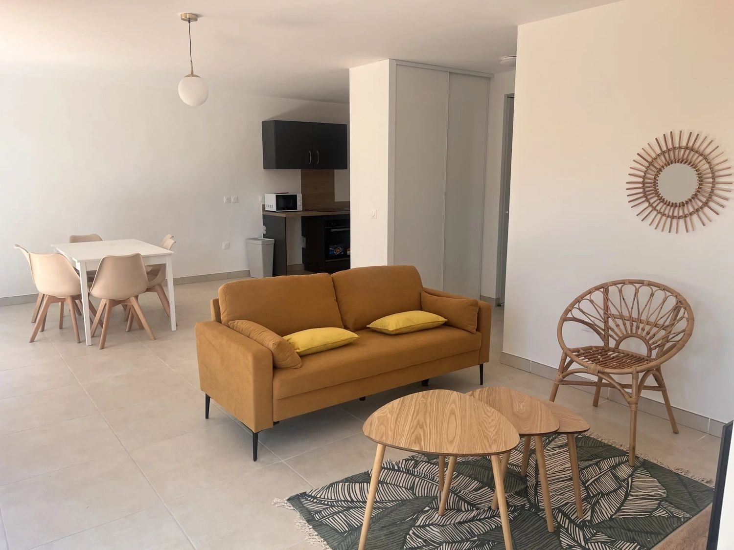 Maison à louer, 74m², Uzès