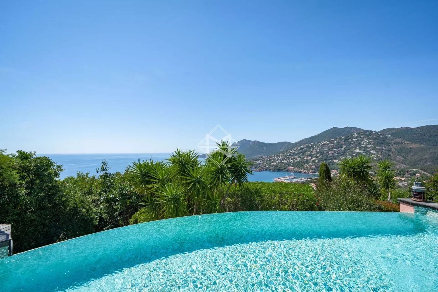 Maison à louer, 120m², Théoule-sur-Mer