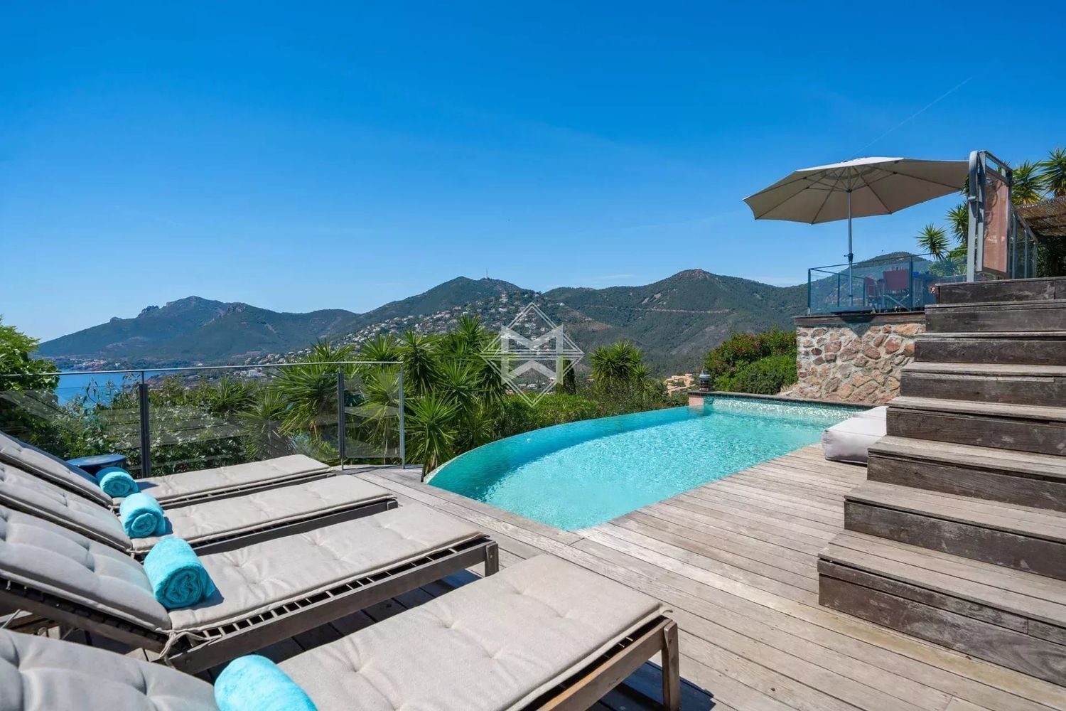 Maison à louer, 120m², Théoule-sur-Mer