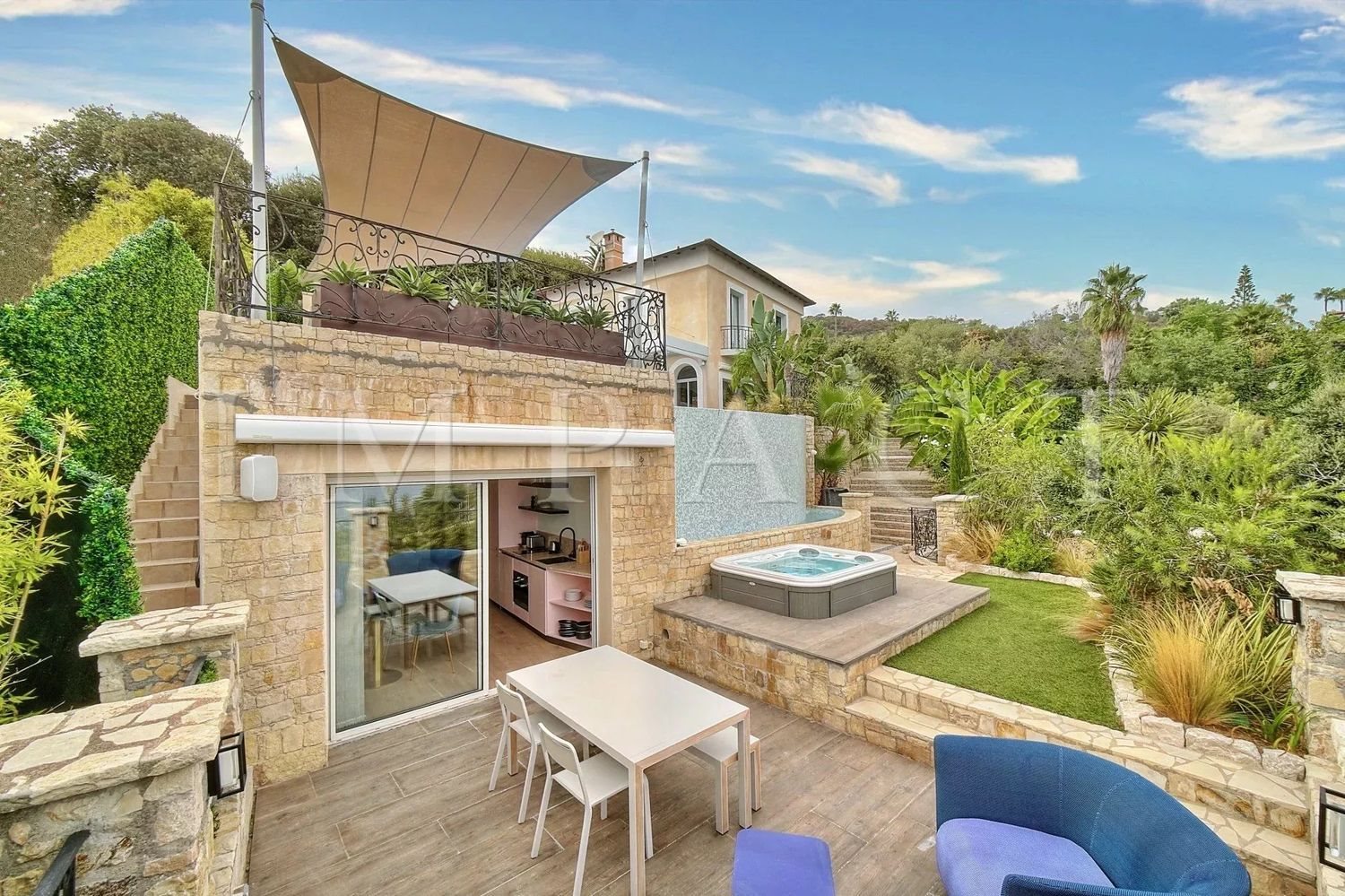 Maison à louer, 300m², Vallauris