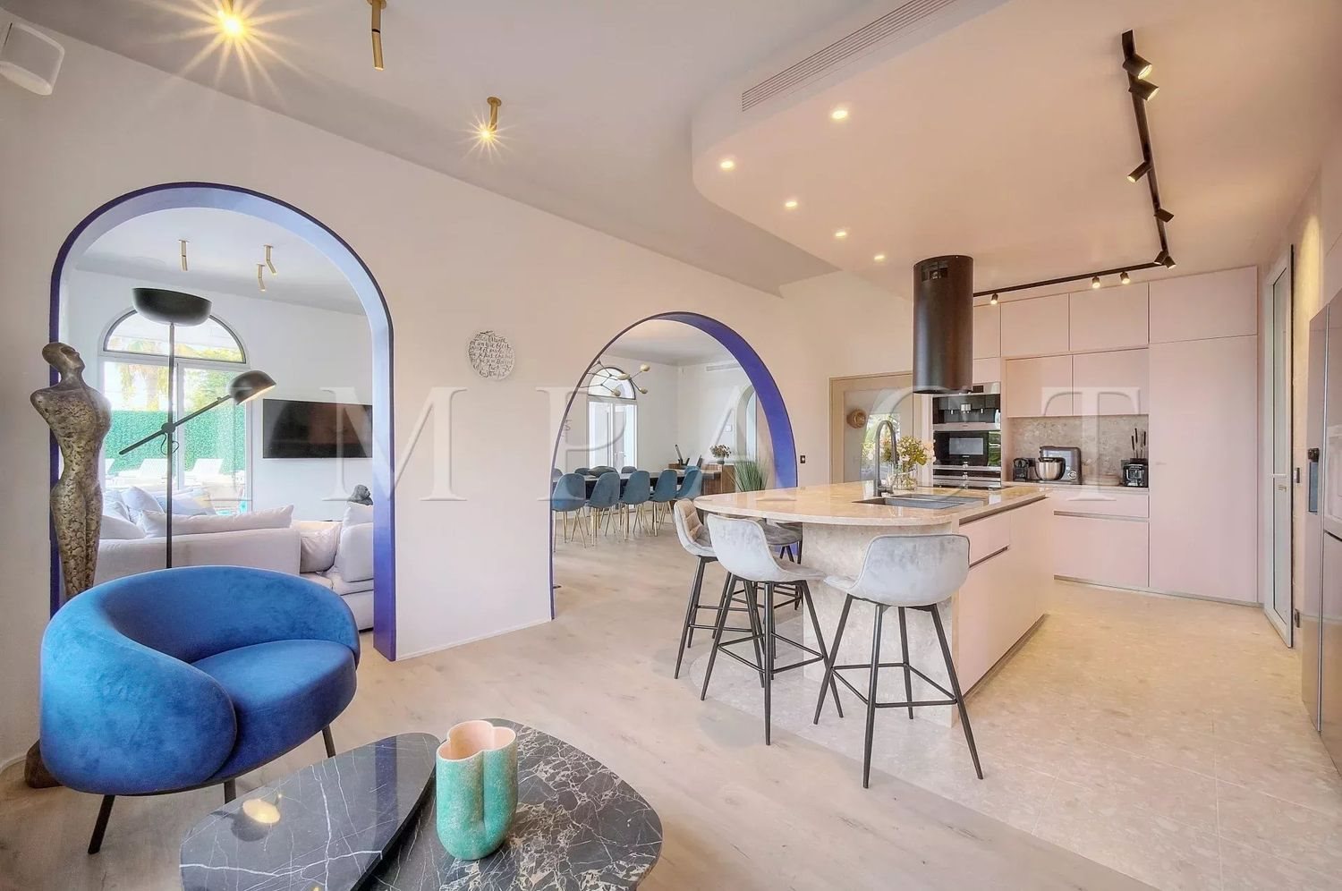 Maison à louer, 300m², Vallauris