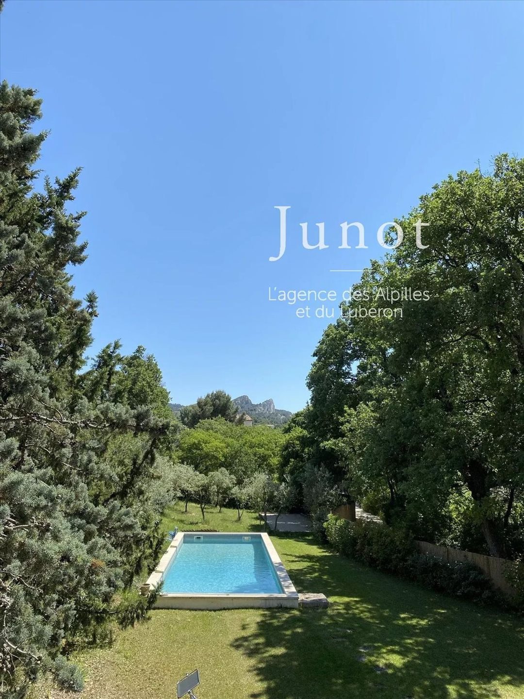 Maison à louer, 220m², Saint-Rémy-de-Provence