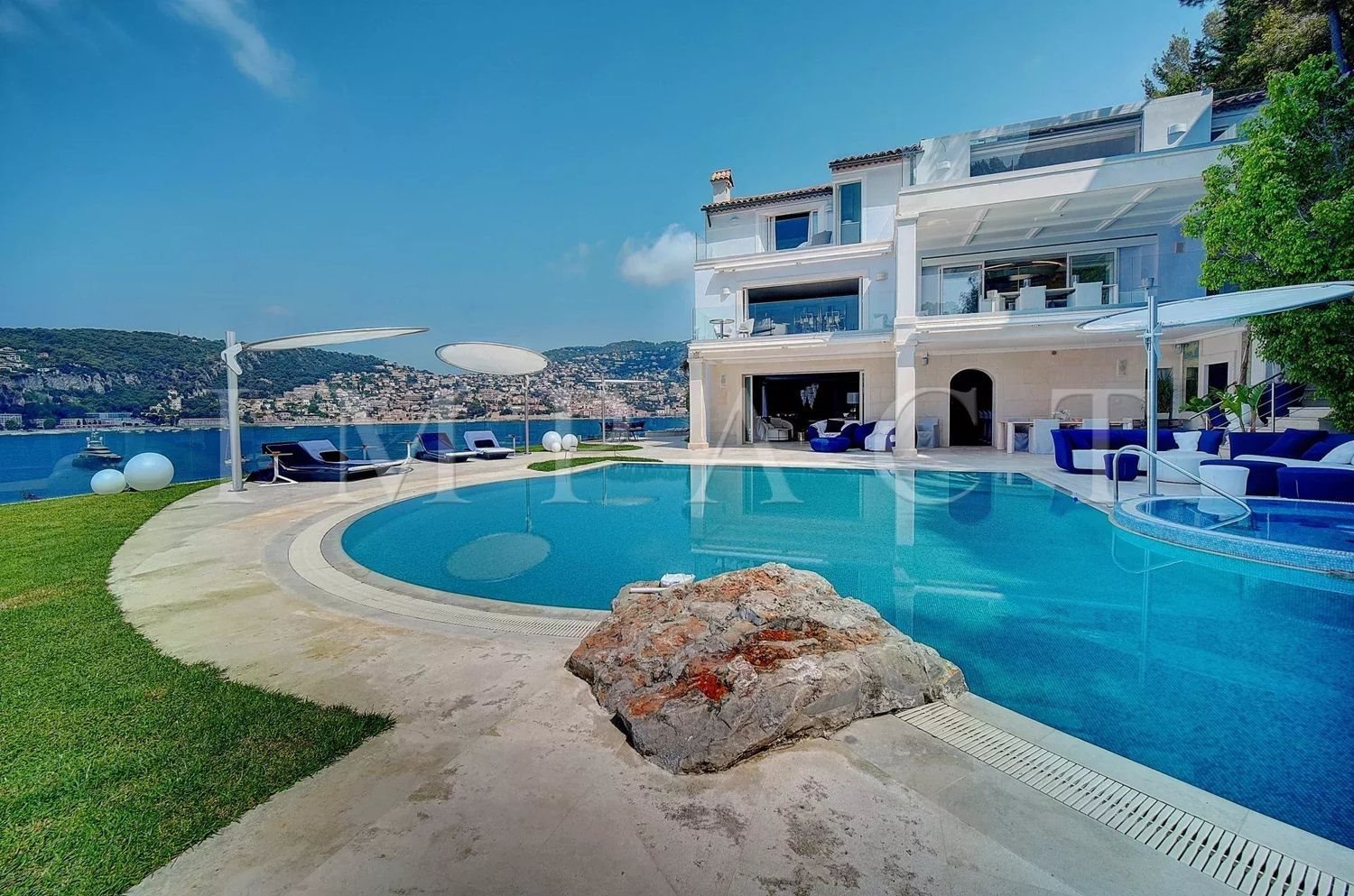 Maison à louer, 470m², Saint-Jean-Cap-Ferrat