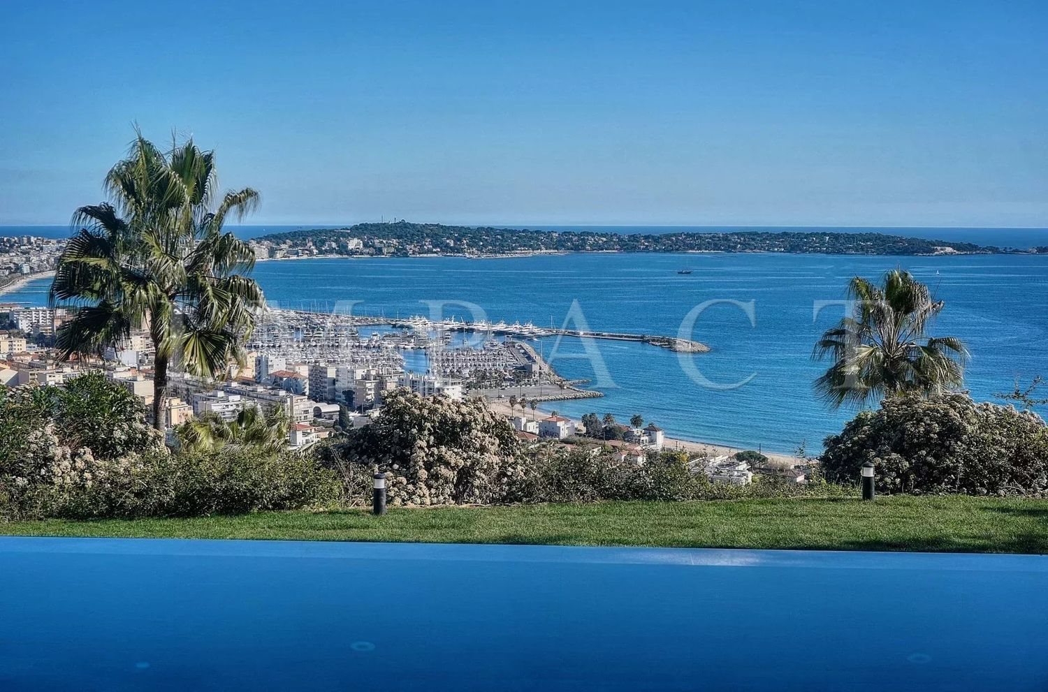Maison à louer, 250m², Vallauris