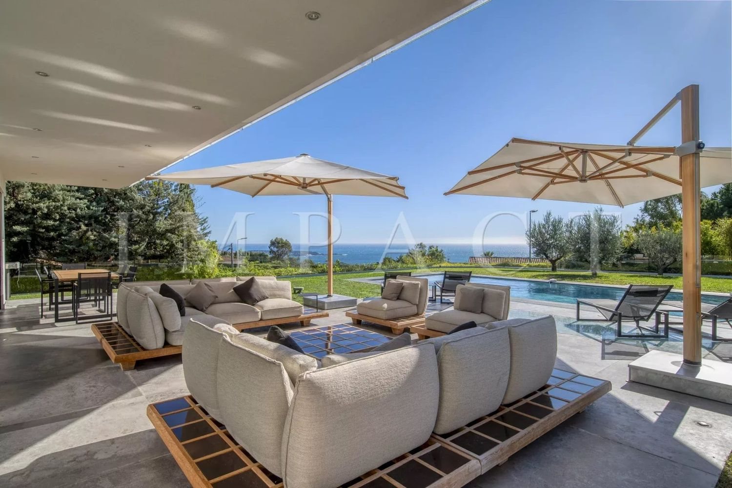 Maison à louer, 530m², Vallauris