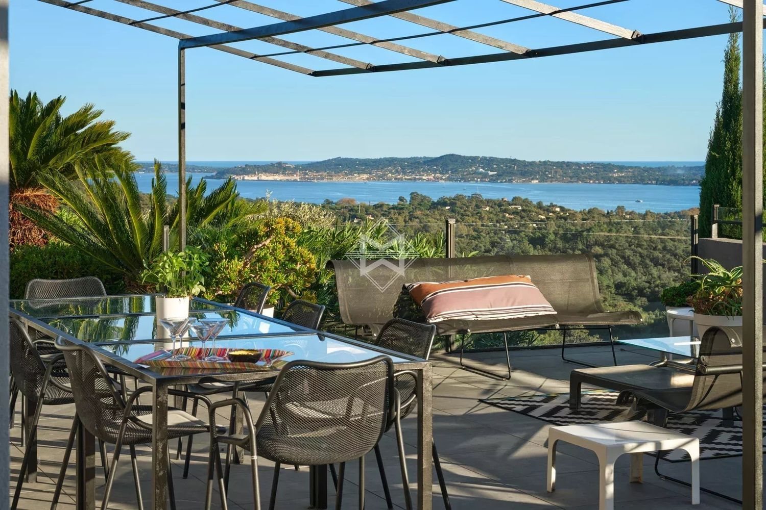 Maison à louer, 350m², Grimaud