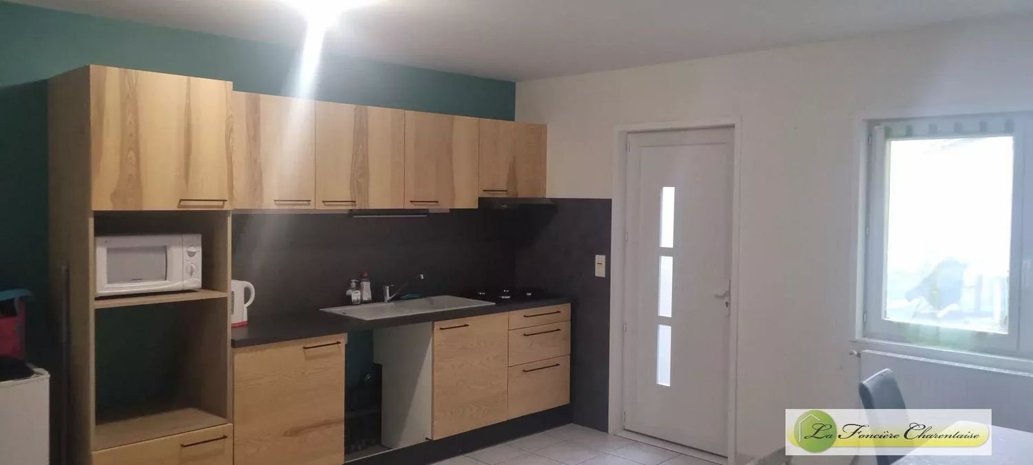 Maison à louer, 87m², Aigre