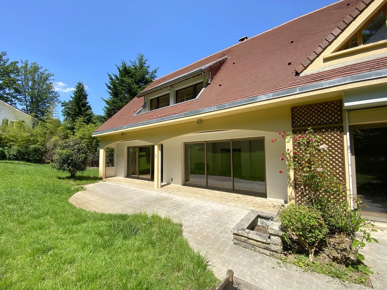 Maison à louer, 340m², Garches