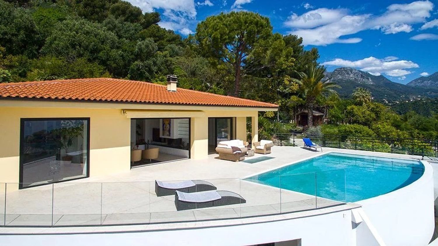 Maison à louer, 280m², Roquebrune-Cap-Martin