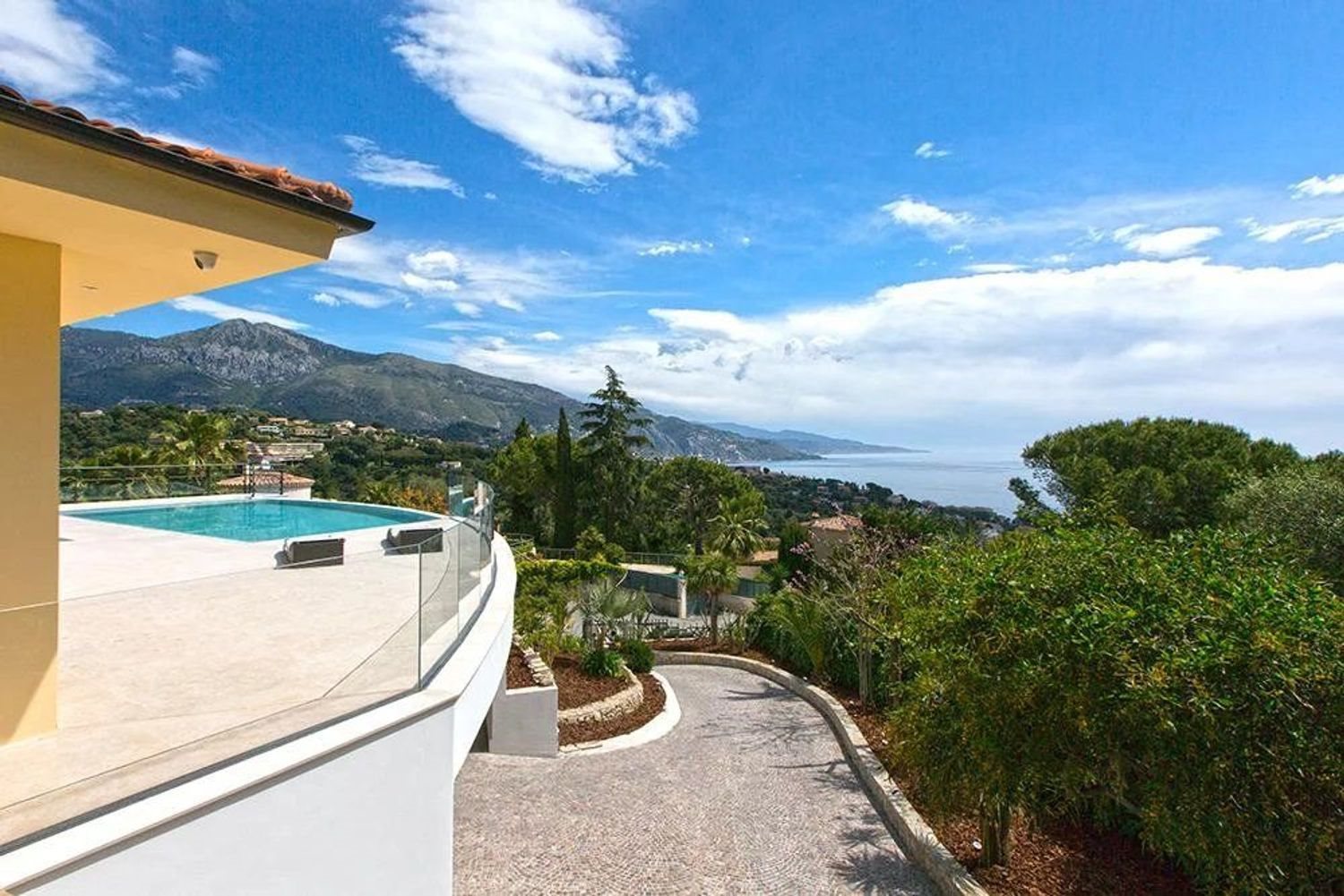 Maison à louer, 280m², Roquebrune-Cap-Martin
