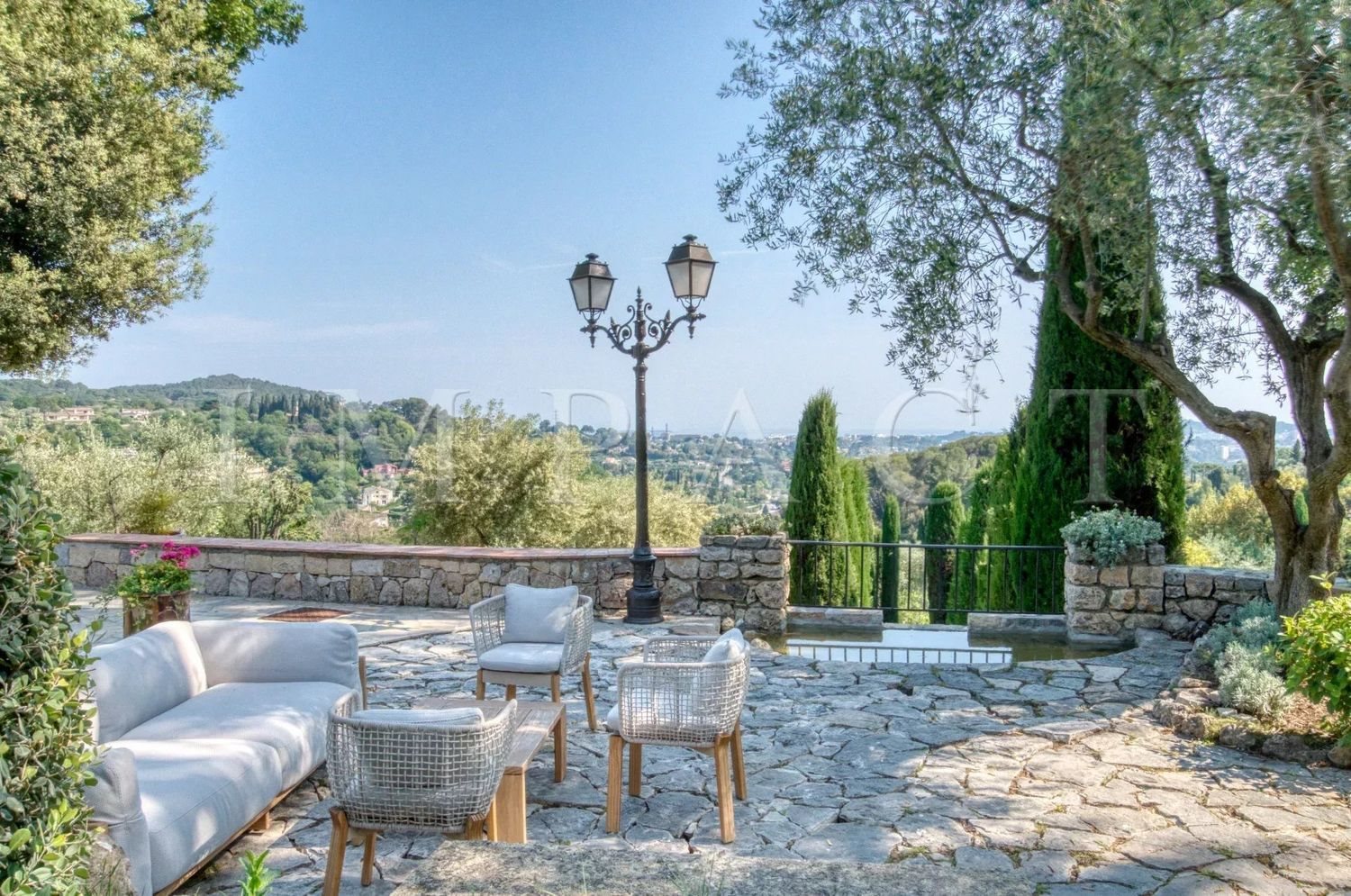 Maison à louer, 1200m², Mougins