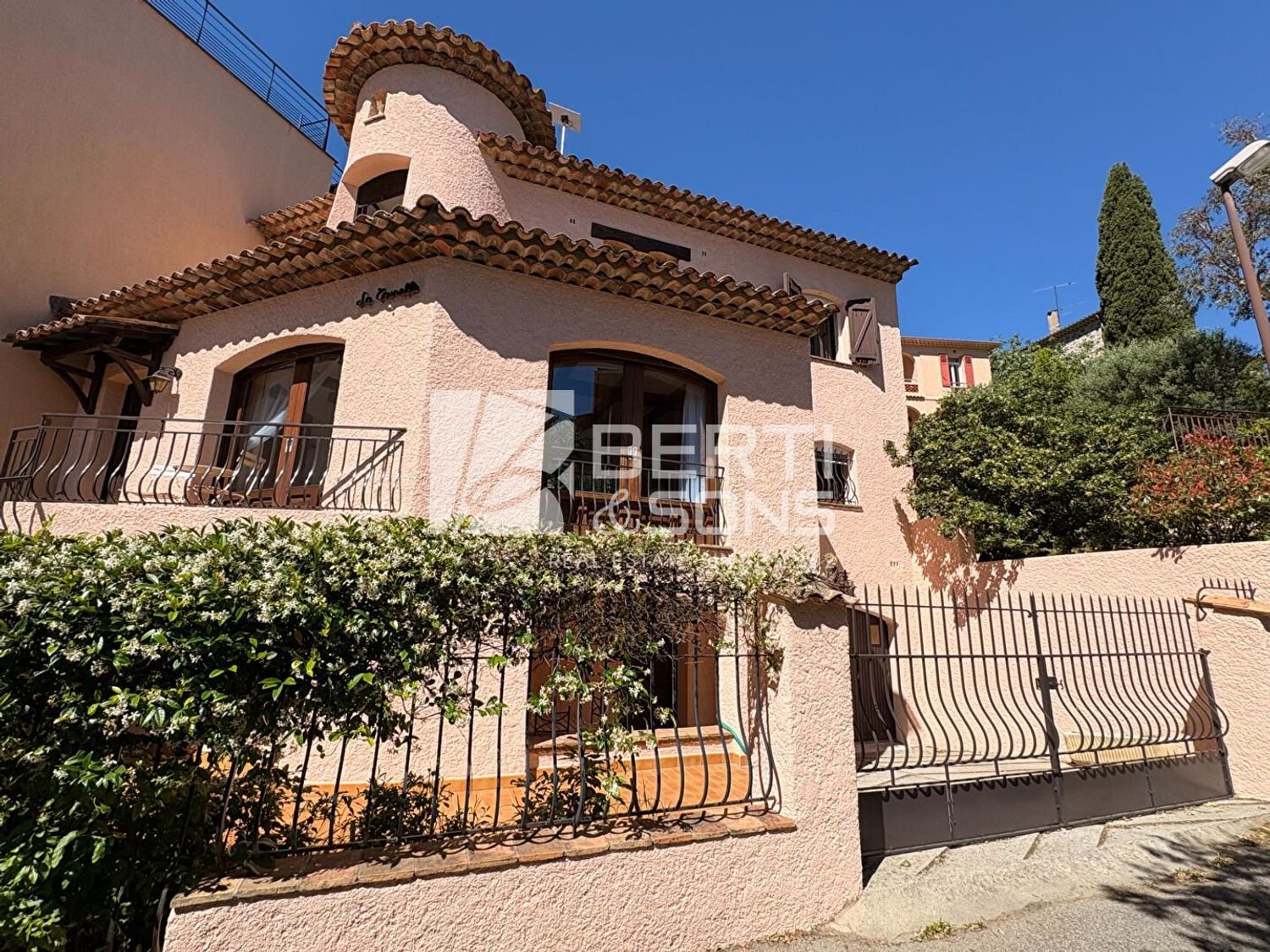 Maison à louer, 127m², Théoule-sur-Mer