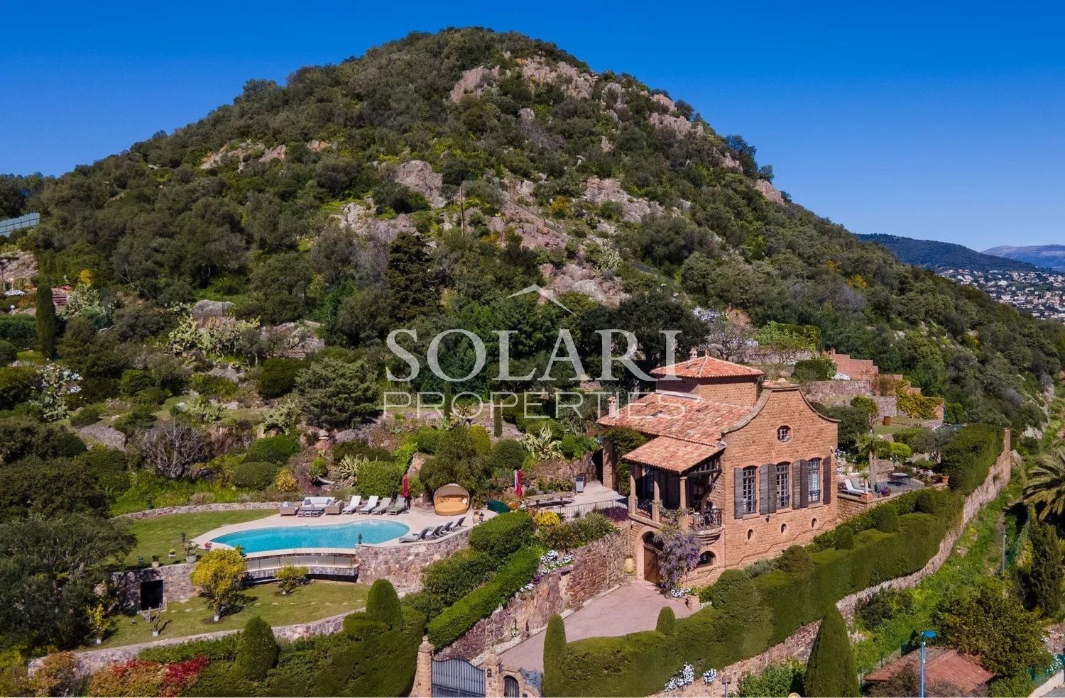 Maison à louer, 180m², Mandelieu-la-Napoule