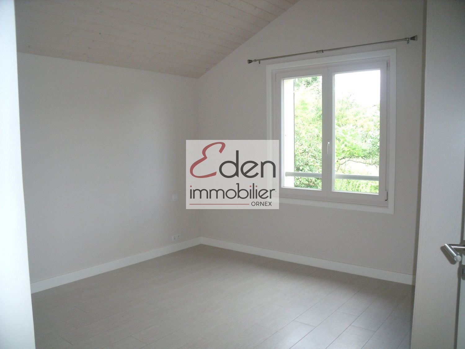 Maison à louer, 220m², Cessy