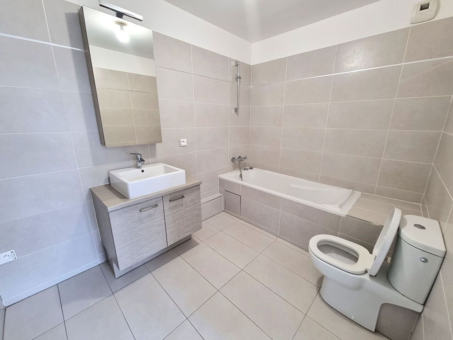 Appartement à louer, 43m², Courbevoie