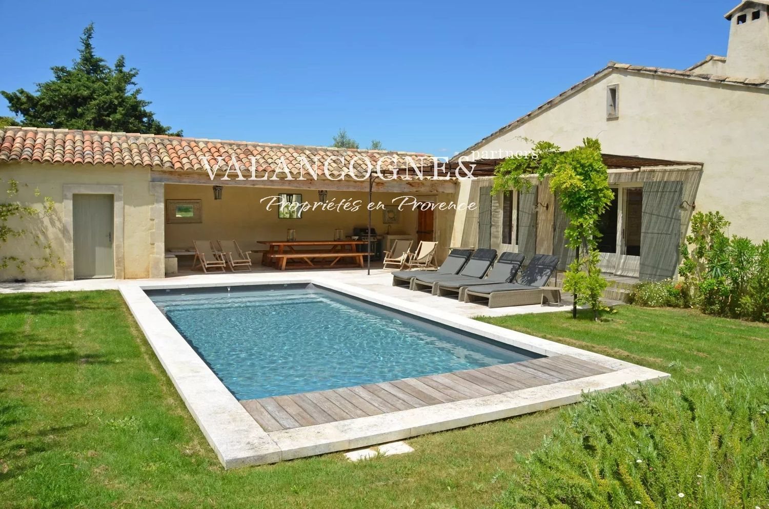 Maison à louer, 200m², Eygalières