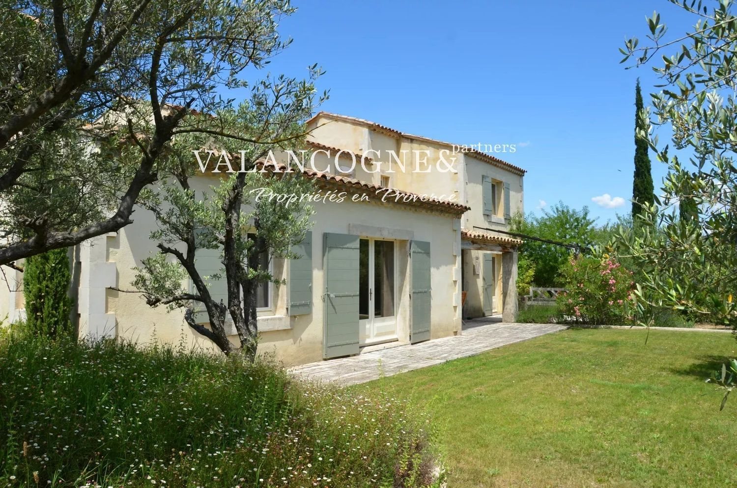 Maison à louer, 200m², Eygalières