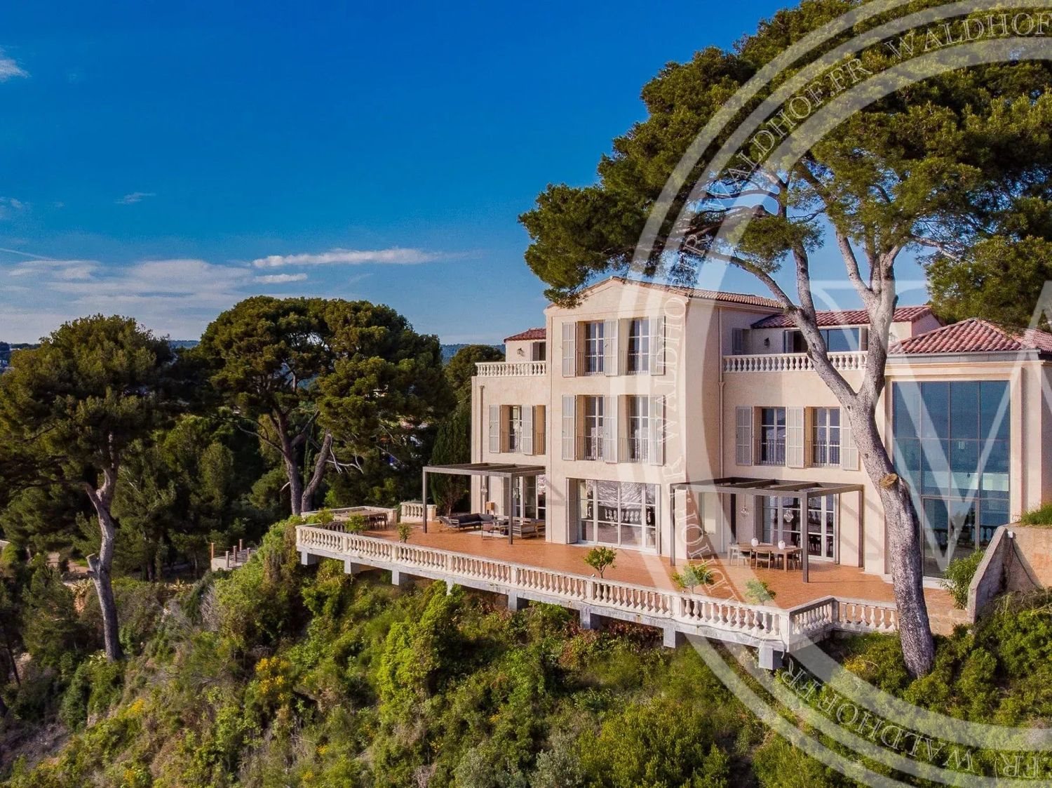 Maison à louer, 600m², Cassis