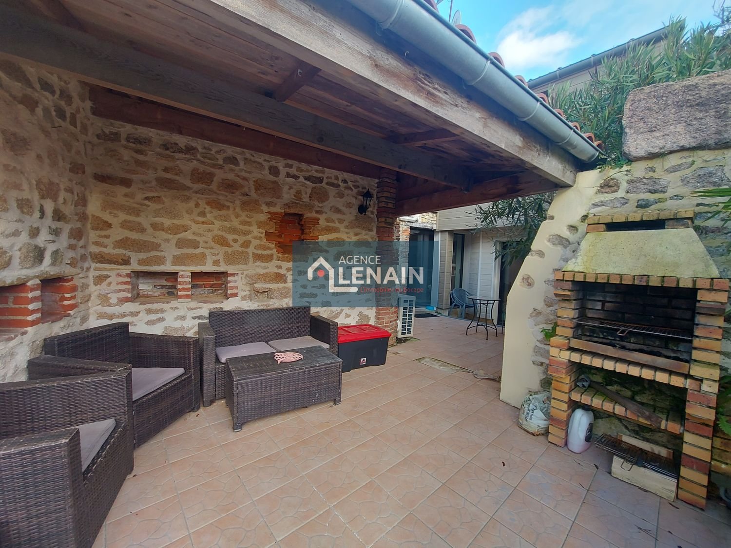 Maison à vendre, 182m², Saint-Amand-sur-Sèvre