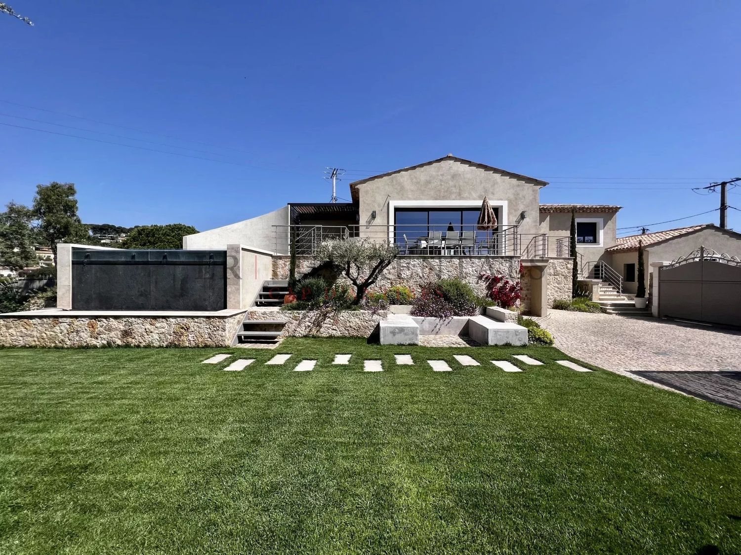 Maison à louer, 200m², Antibes