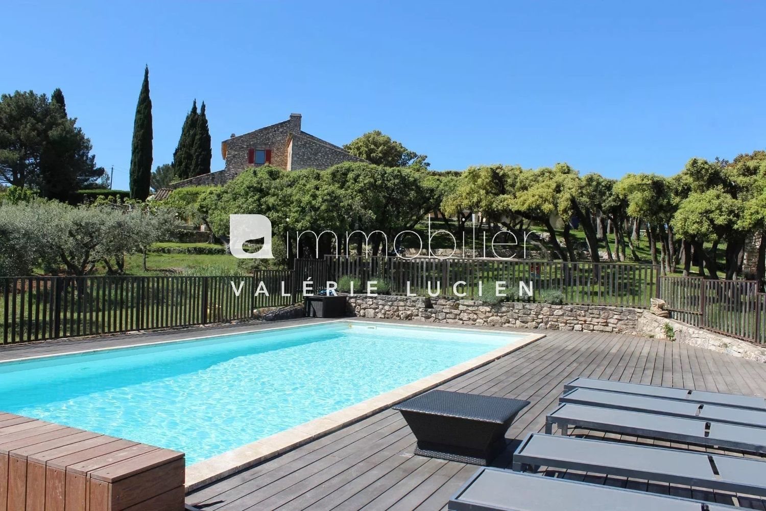 Maison à louer, 494m², Eygalières