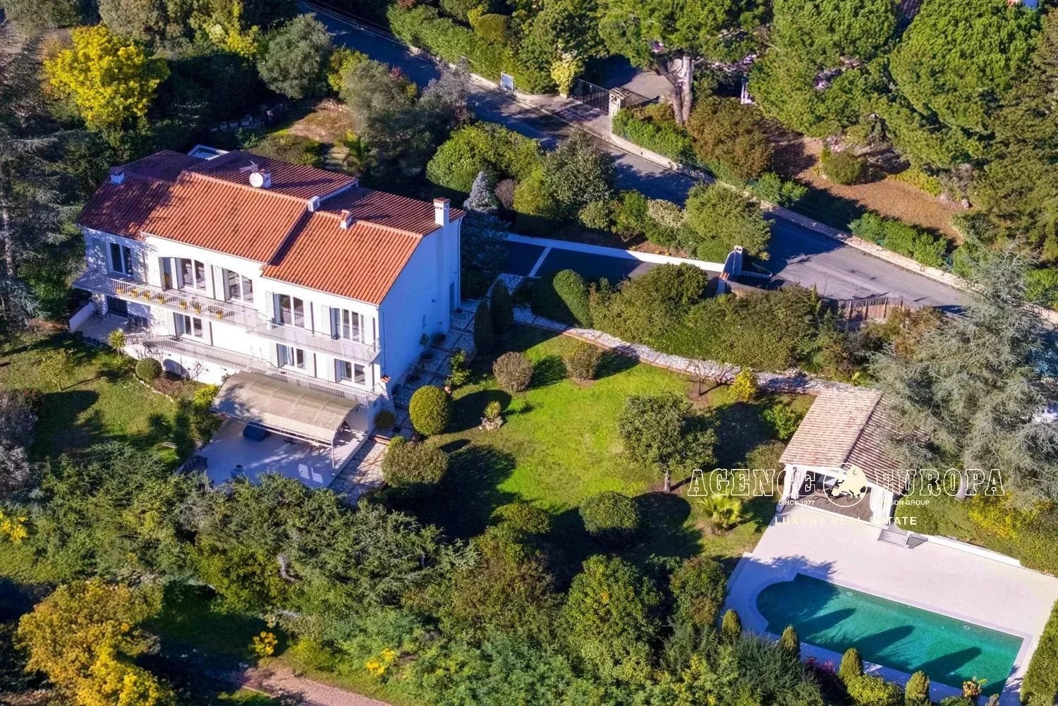 Maison à vendre, 300m², La Roquette-sur-Siagne