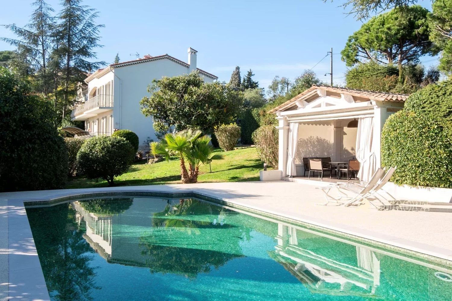 Maison à vendre, 300m², La Roquette-sur-Siagne