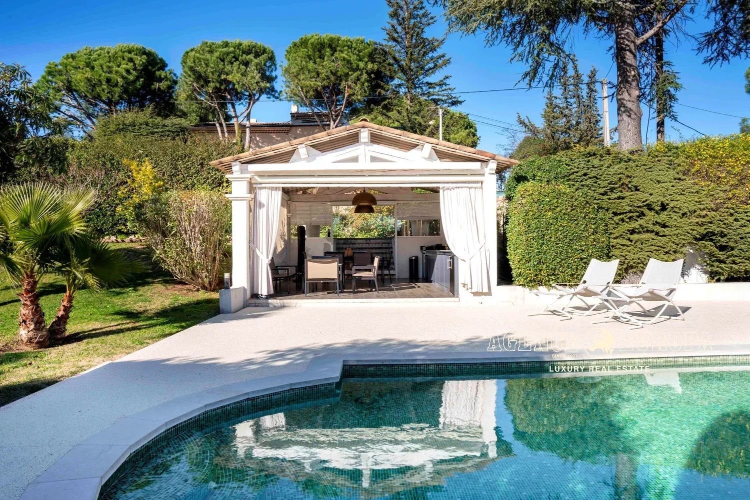 Maison à vendre, 300m², La Roquette-sur-Siagne