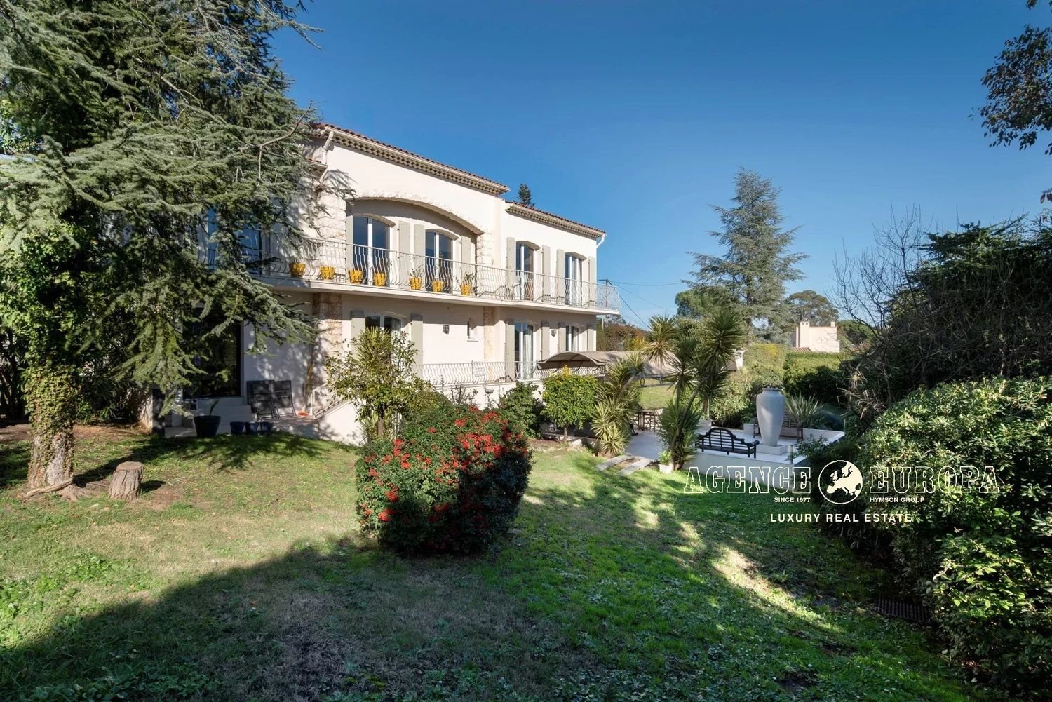 Maison à vendre, 300m², La Roquette-sur-Siagne