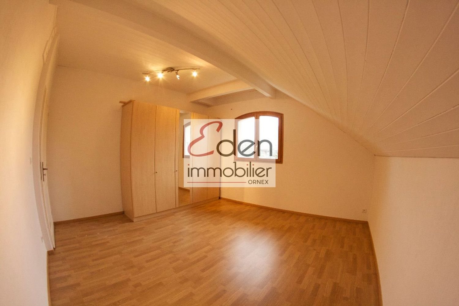 Maison à louer, 250m², Thoiry