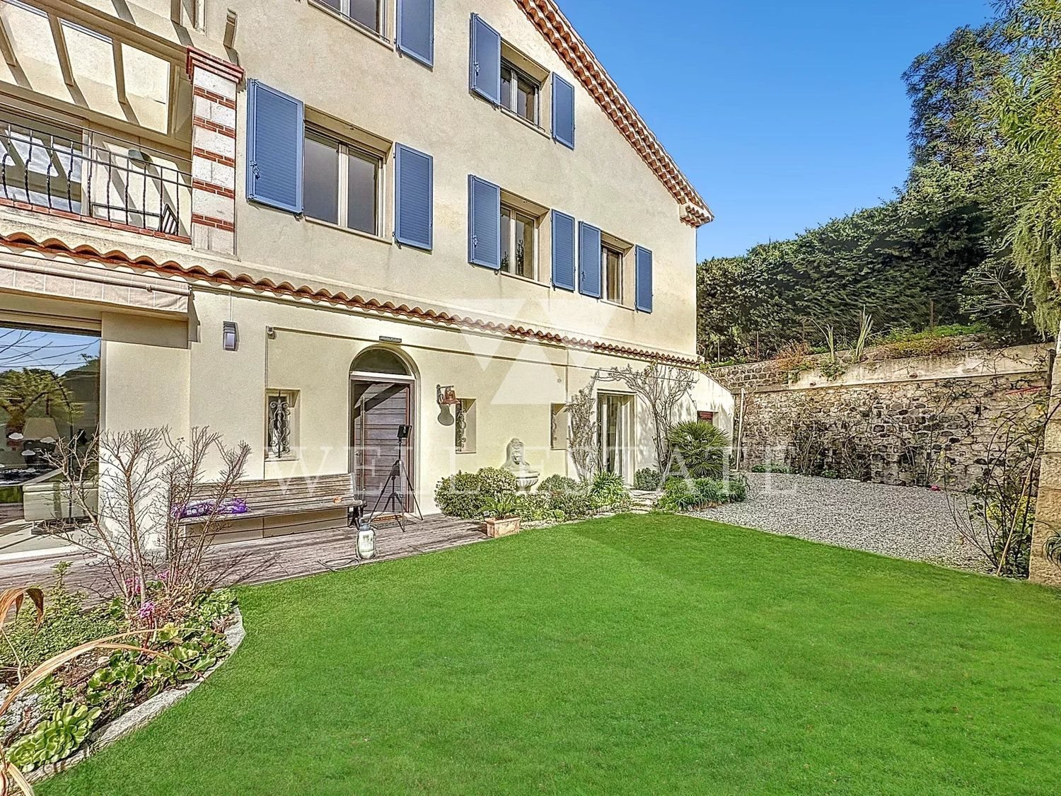 Maison à louer, 400m², Antibes