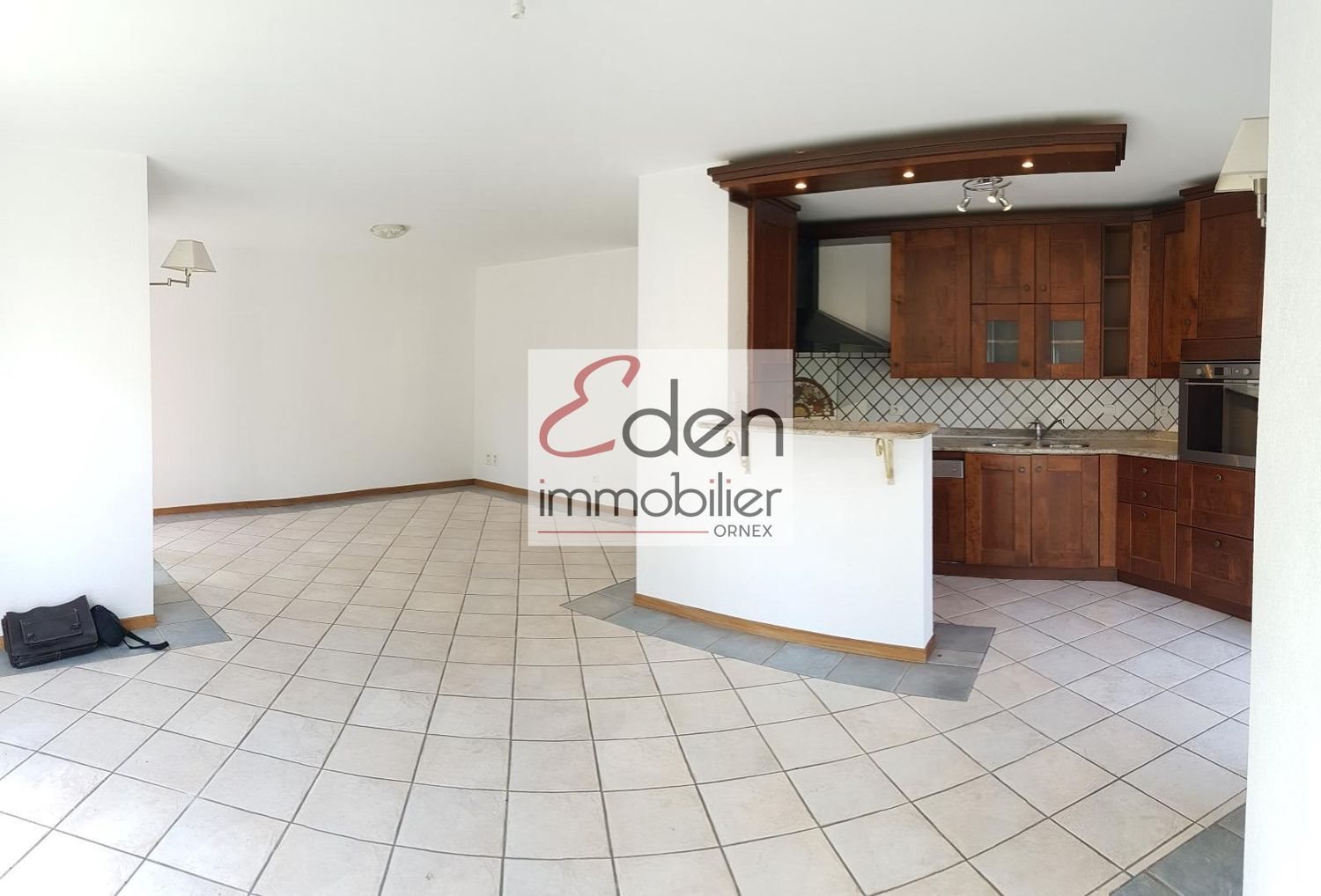 Maison à louer, 99m², Gex