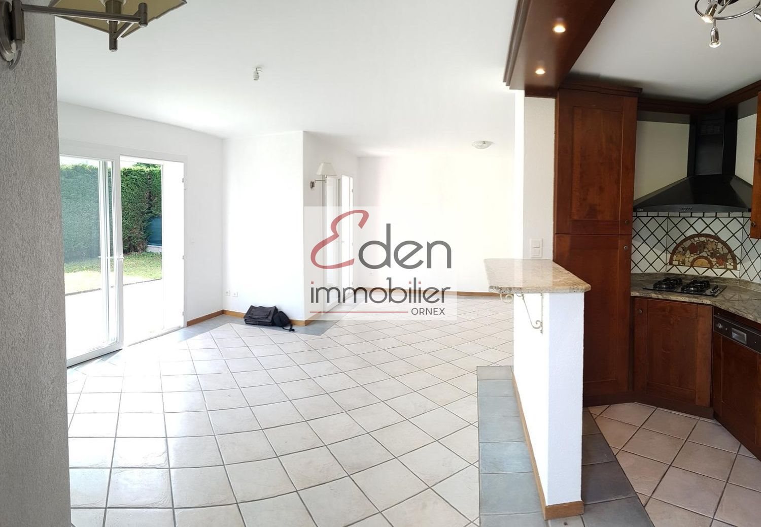 Maison à louer, 99m², Gex