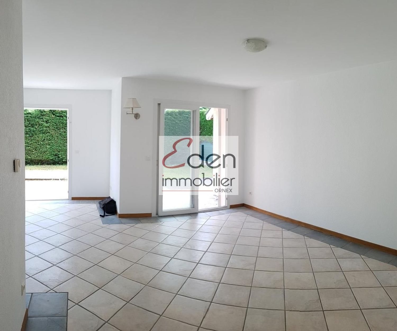Maison à louer, 99m², Gex