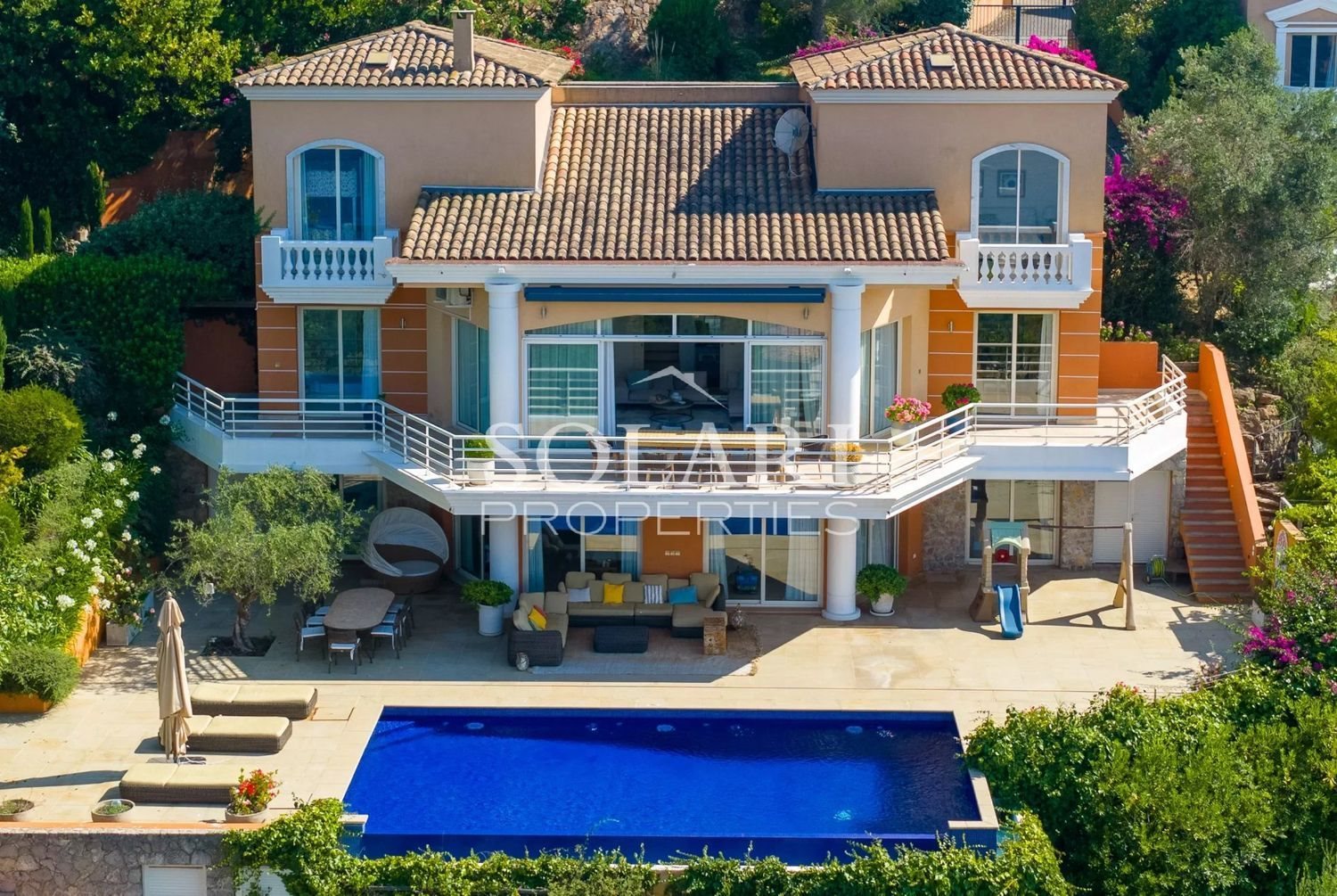 Maison à louer, 400m², Théoule-sur-Mer