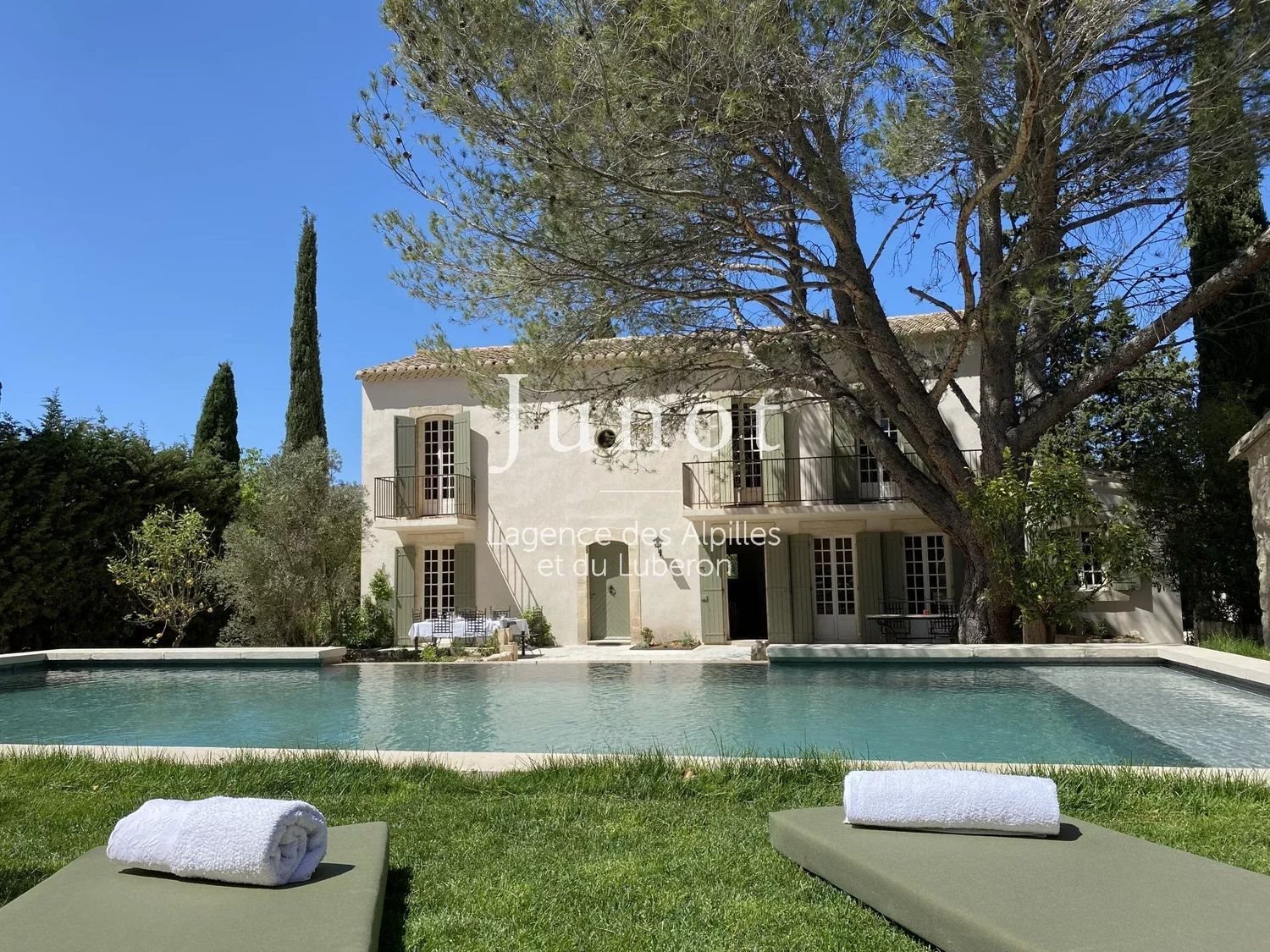 Maison à louer, 225m², Fontvieille