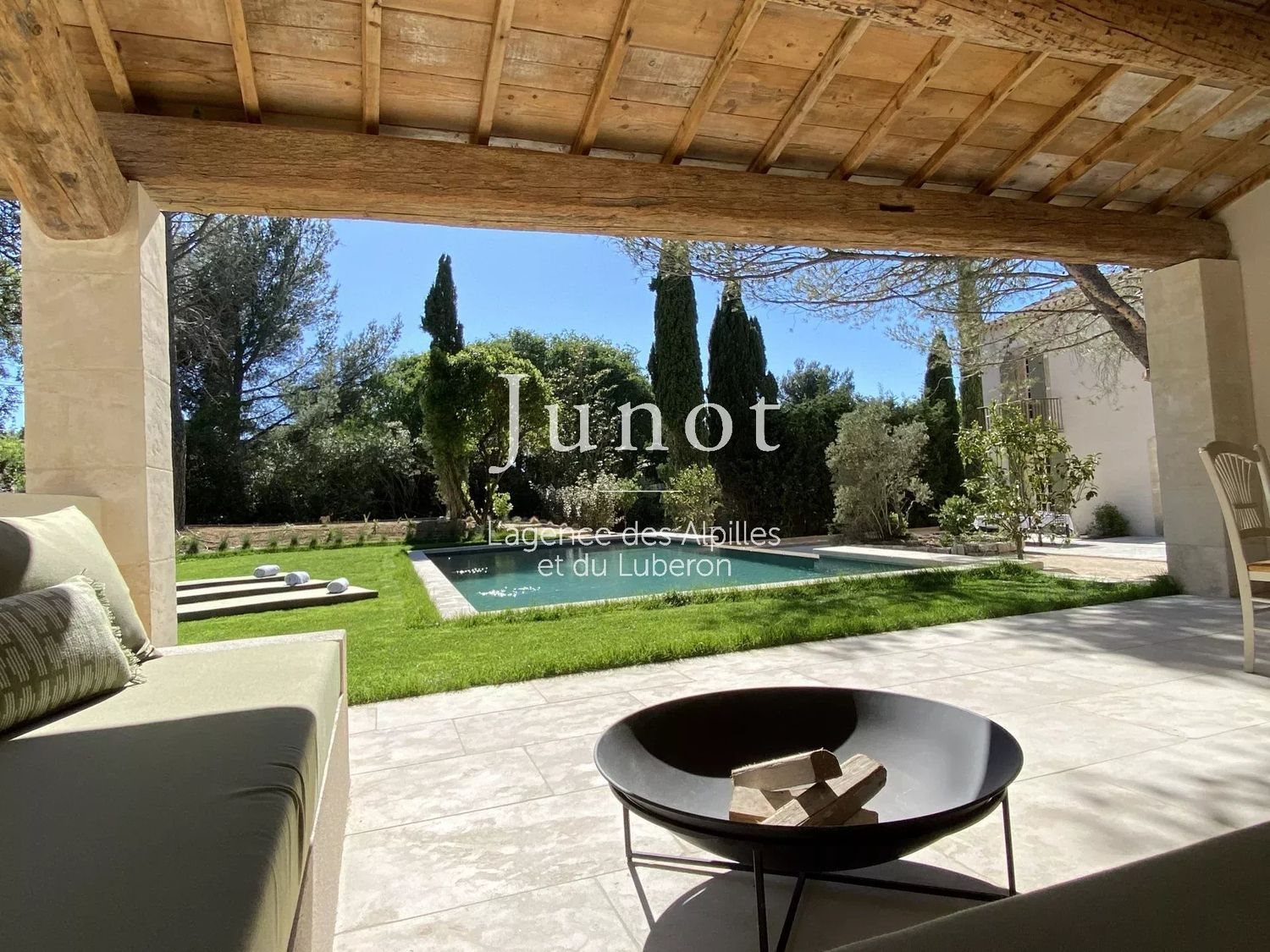 Maison à louer, 225m², Fontvieille