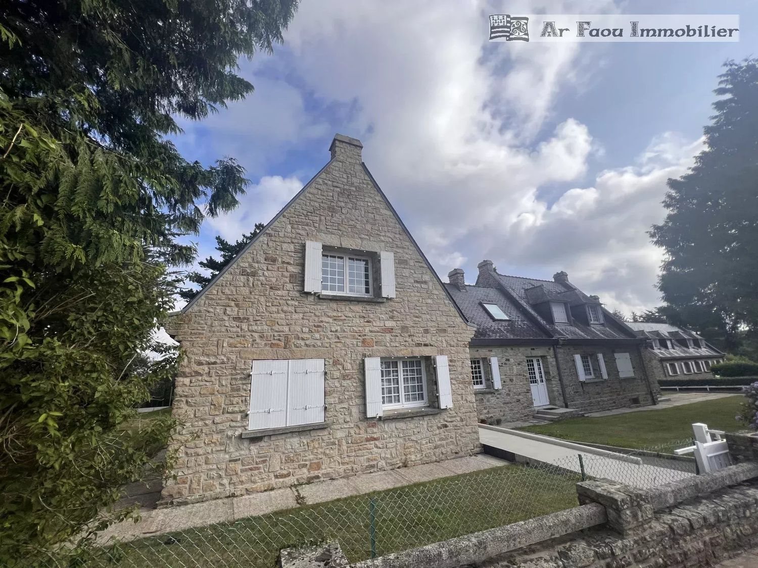 Maison à vendre, 330m², Pont-de-Buis-lès-Quimerch