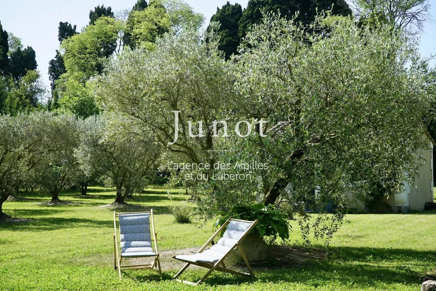 Maison à louer, 200m², Saint-Rémy-de-Provence
