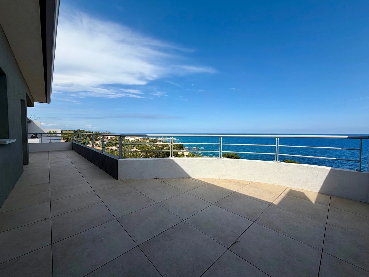 Appartement à louer, 83m², Sari-Solenzara