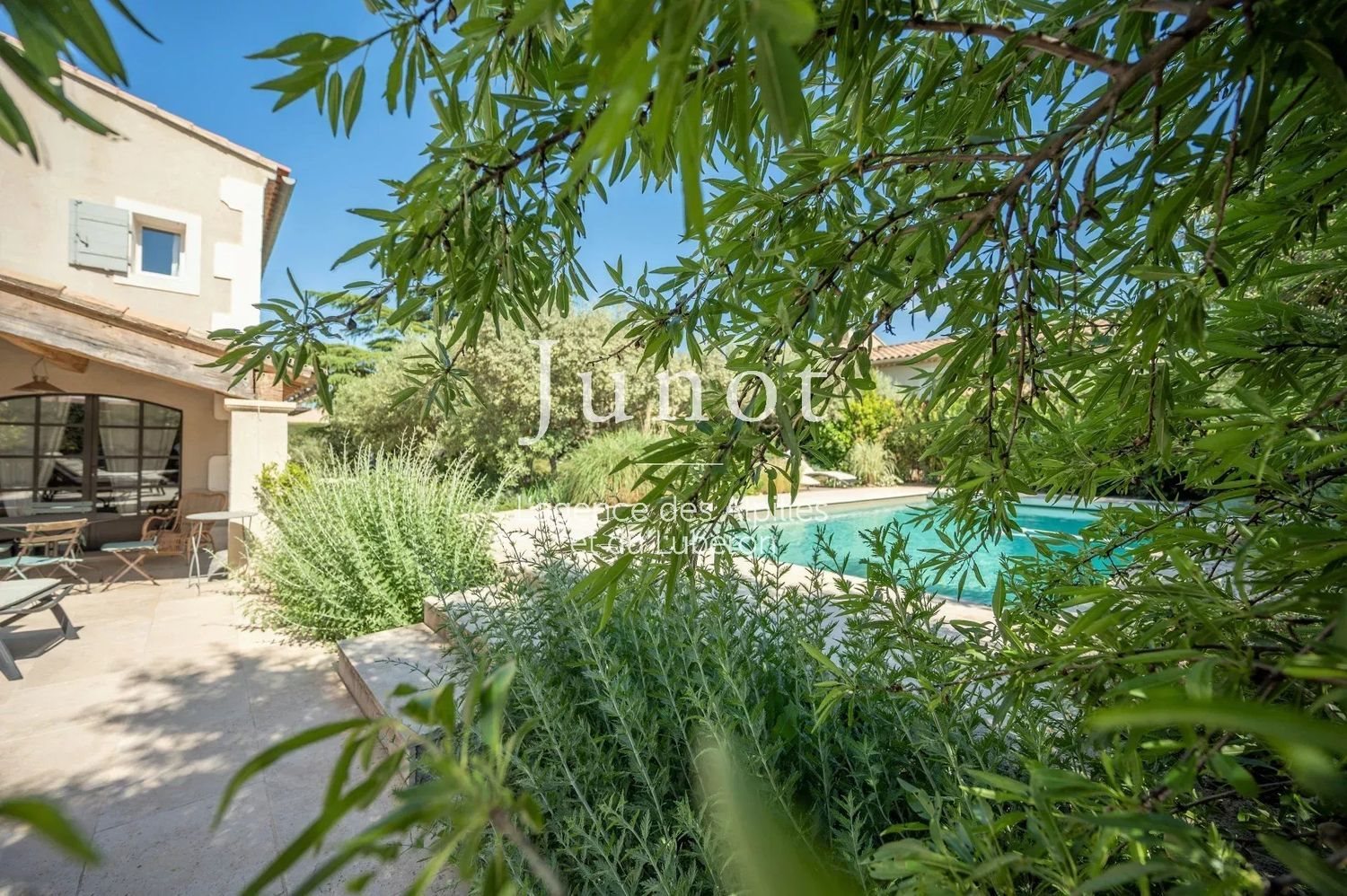 Maison à louer, 180m², Eygalières