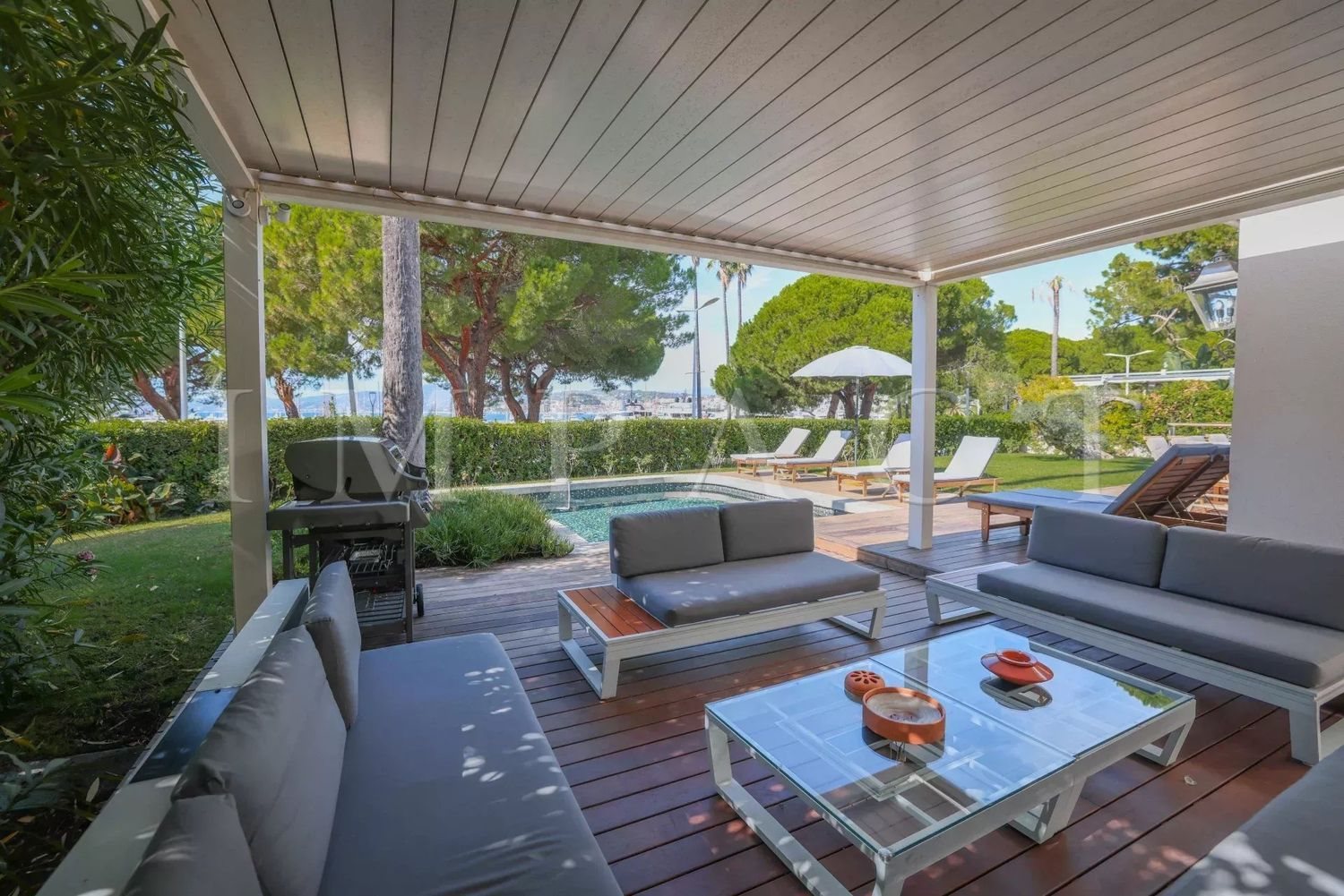 Maison à louer, 350m², Cannes