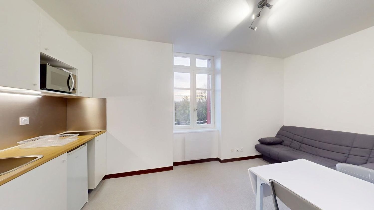 Appartement à louer, 19m², Salmiech