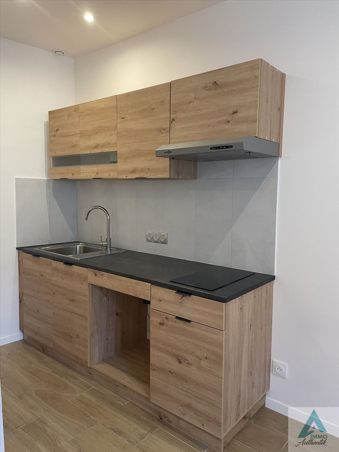 Appartement à louer, 22m², Cuges-les-Pins