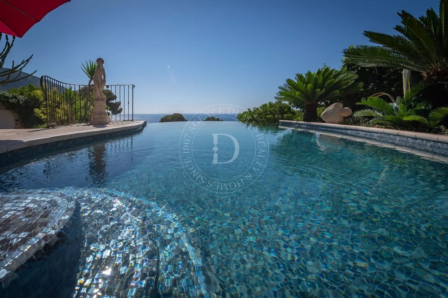 Maison à louer, 155m², Eze
