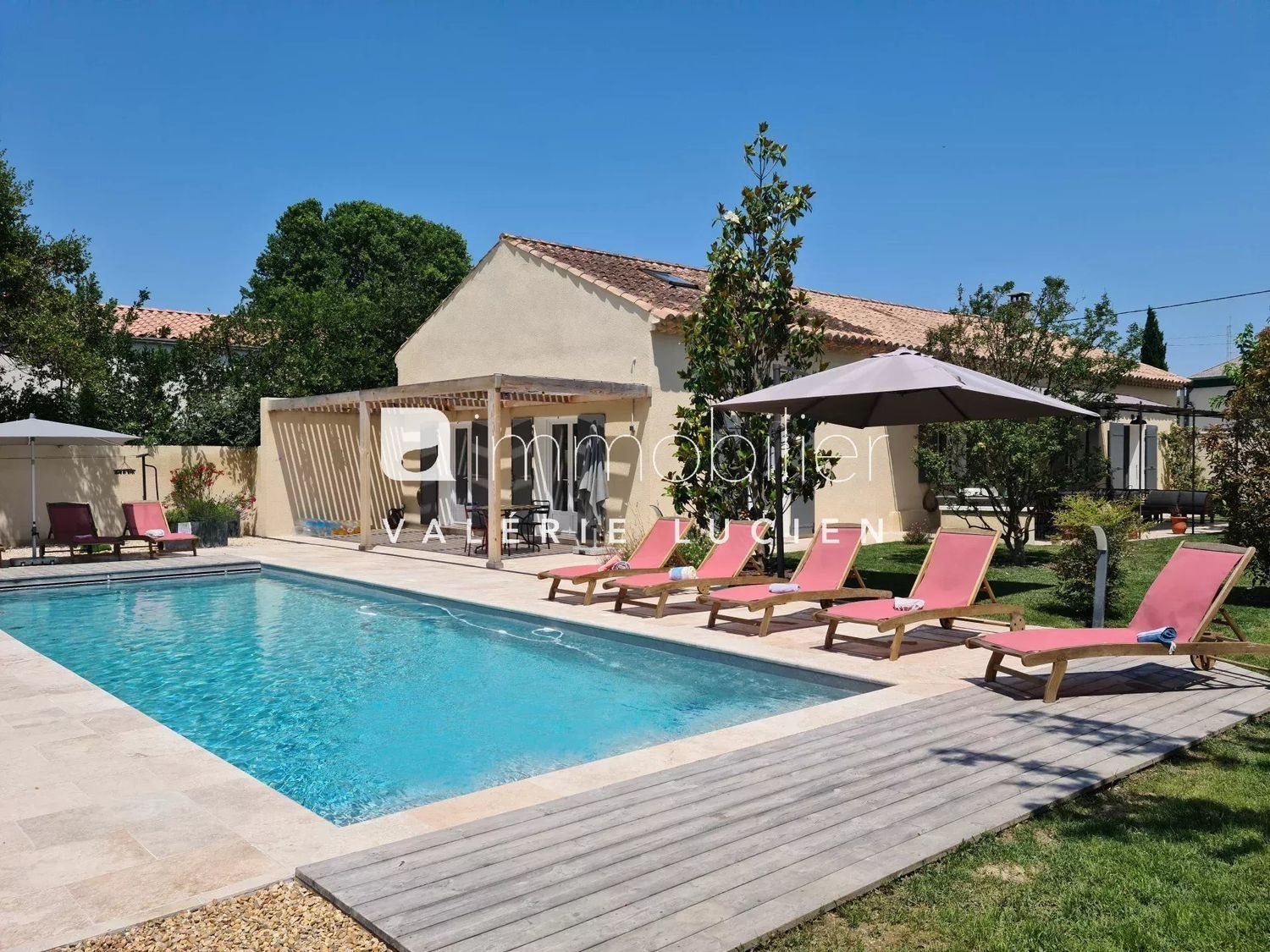 Maison à louer, 200m², Saint-Rémy-de-Provence