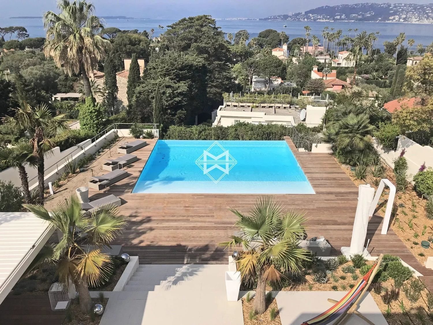Maison à louer, 420m², Antibes