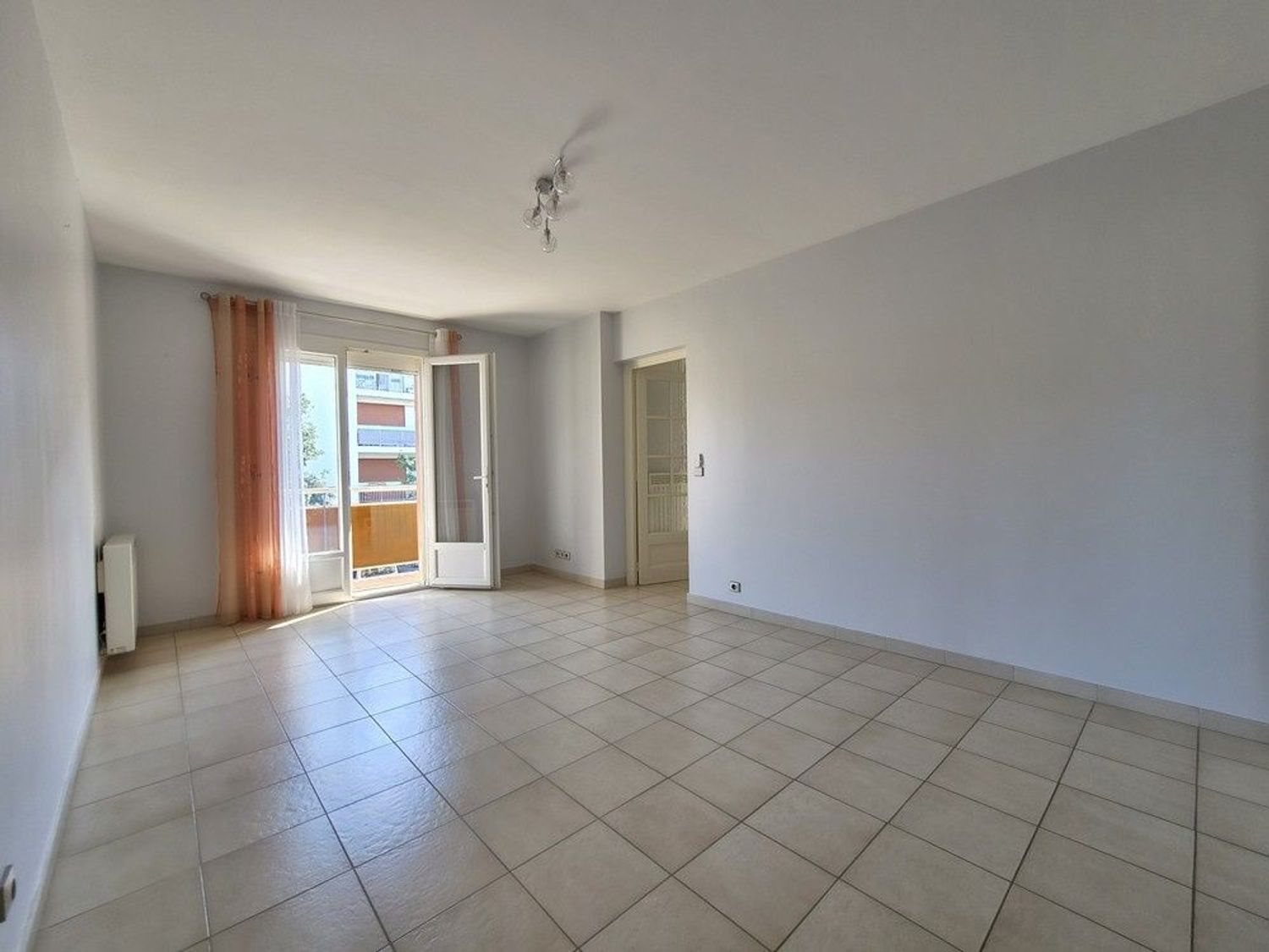 Appartement à louer, 84m², Roussillon